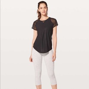 Lululemon Mix & Mesh Short Sleeve Size 4